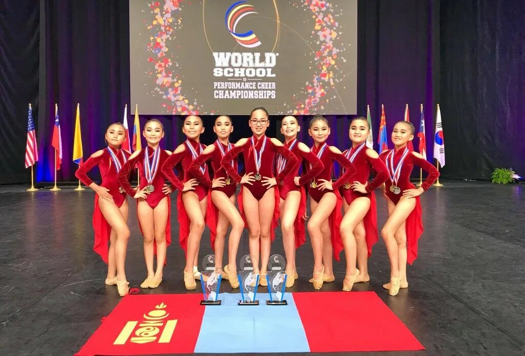 Концерт в школе на английском. Музыкальная карьера. Школы в штате аризона. Перфоманс арт центр новосибирск. School performance.