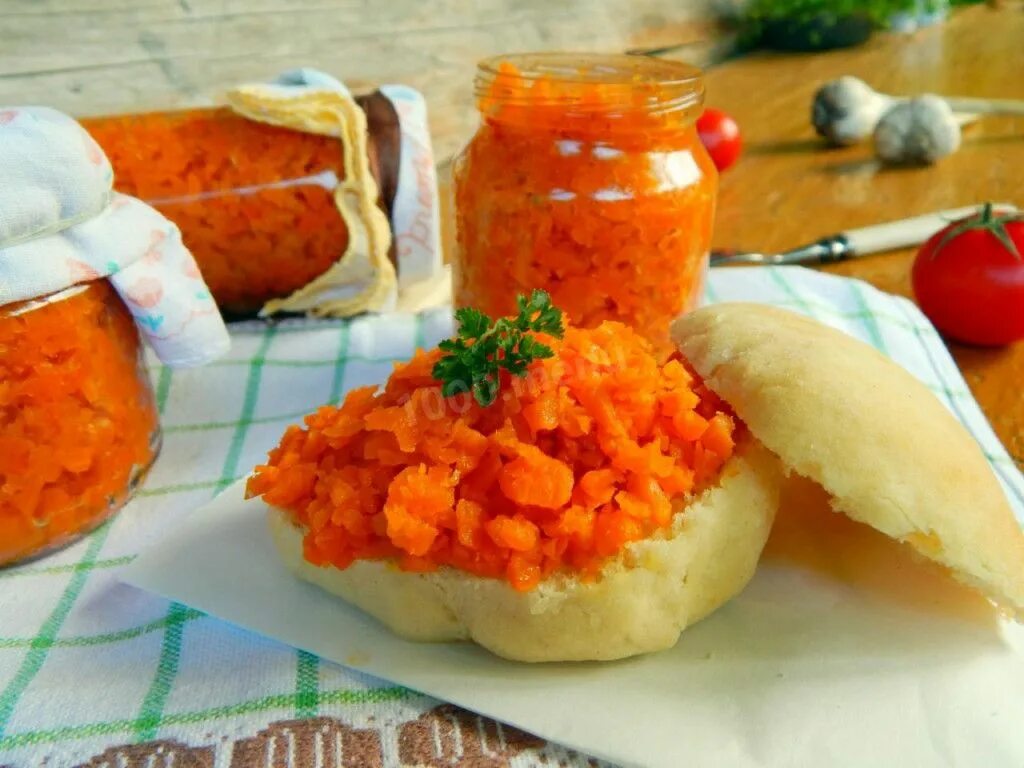 Морковная икра простой рецепт. Морковная икра. Морковная икра. Икра из моркови. Морковная икра.