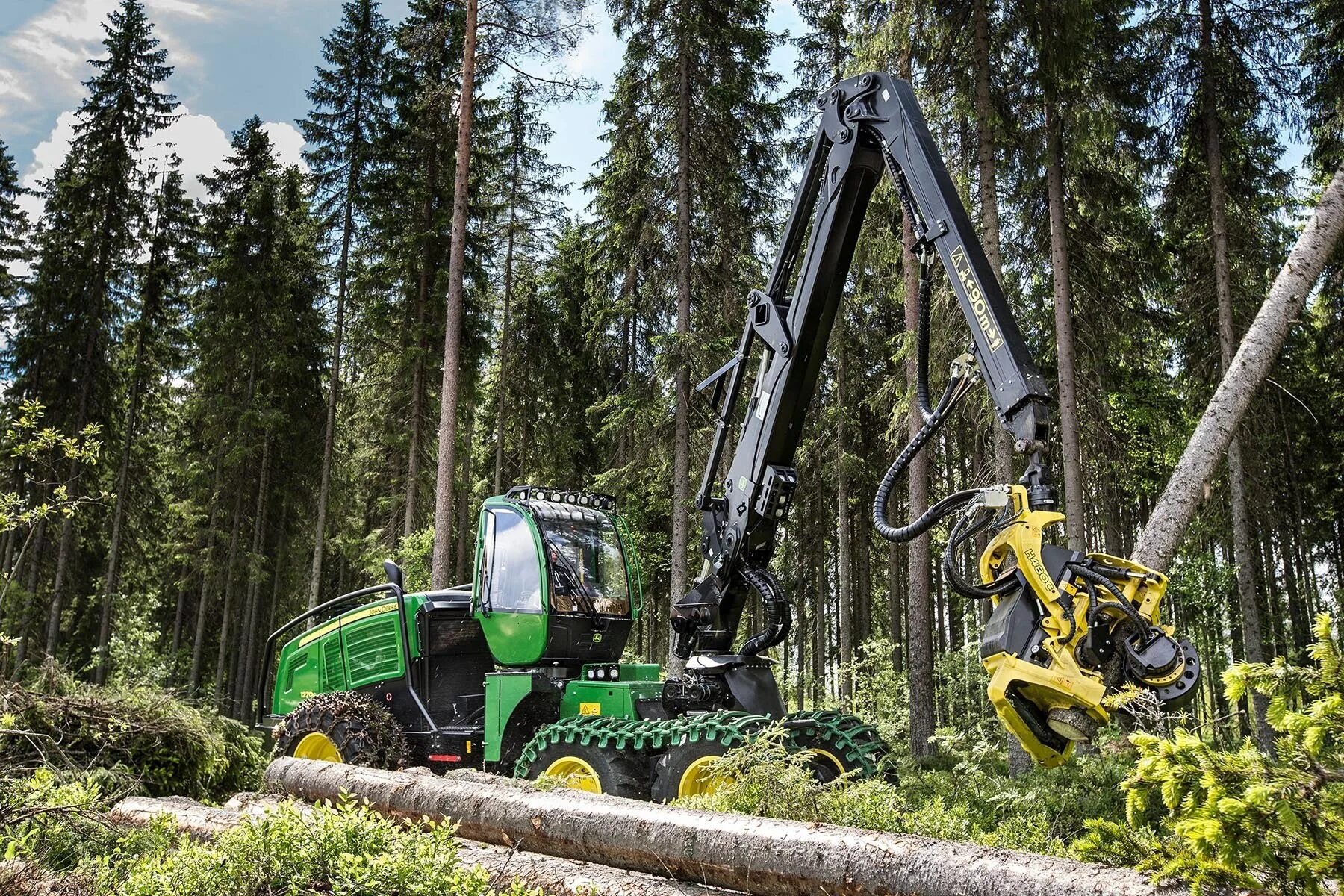 Харвестер ponsse buffalo. Валочная головка tigercat 5300. Форвардер понссе. Лесозаготовительный комплекс харвестер форвардер. Оператор харвестера.