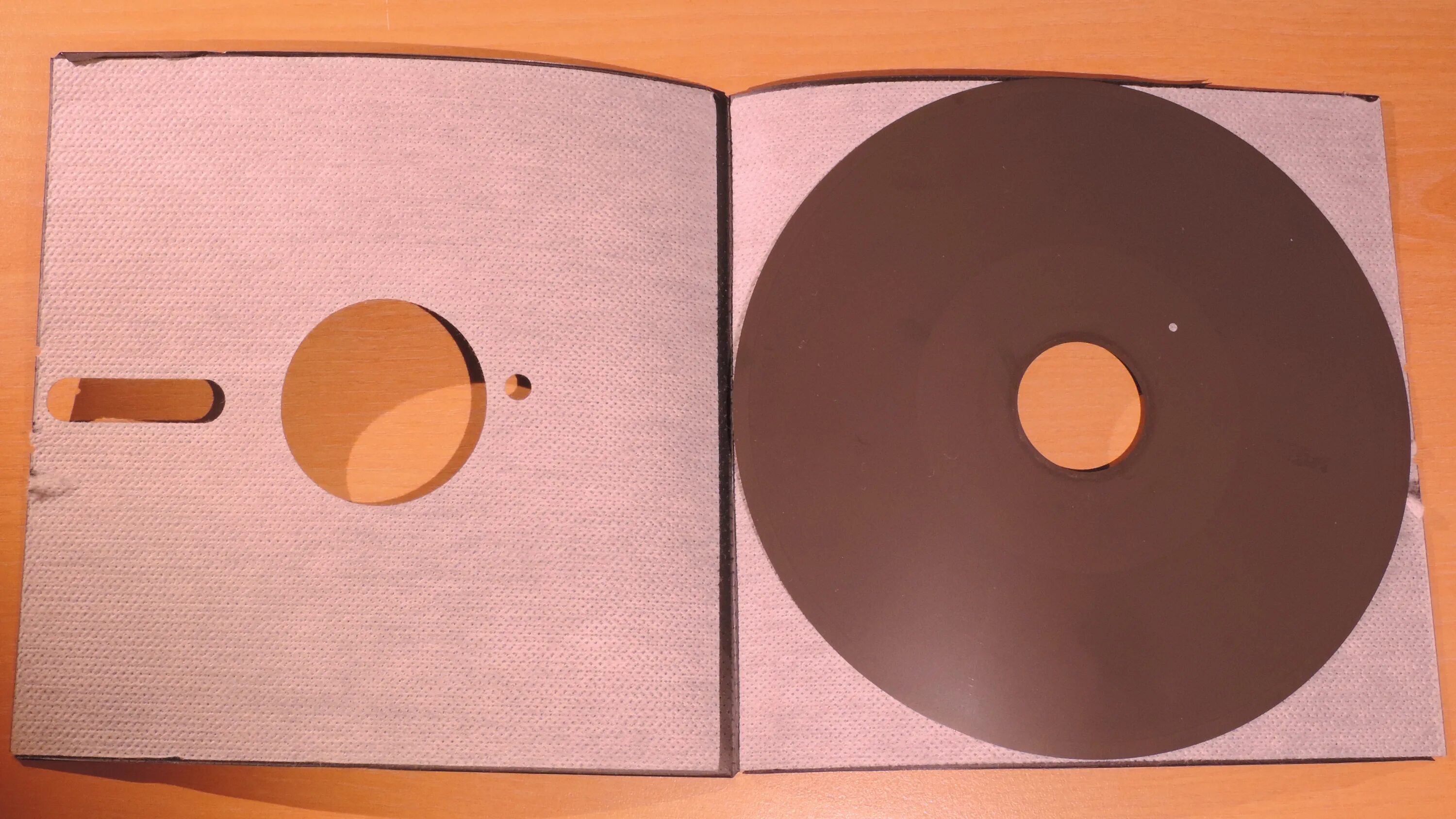 Объем диска 5.25. Дискета 8 дюймов. Флоппи-диск 5.25. Дискеты 8 дюймов 5,25 дюймов. Флоппи диск 8 дюймов.