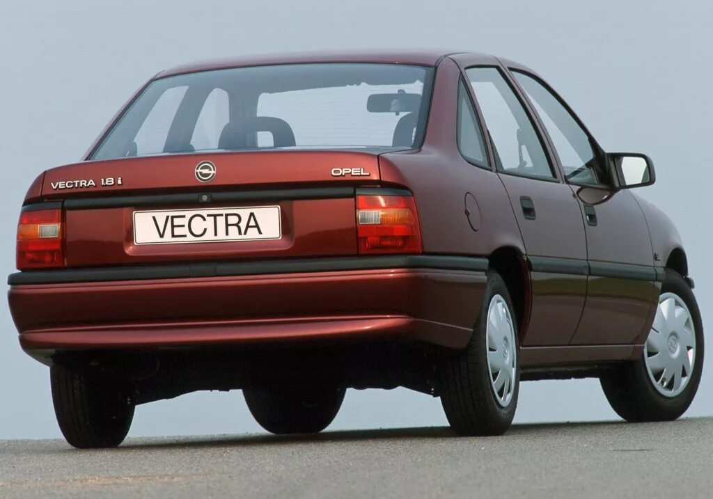 Запчасти на опель вектра б. Opel Vectra a седан 1995. Опель Вектра 1995 седан. Опель Вектра 1992. Опель Вектра 1.6 1995.