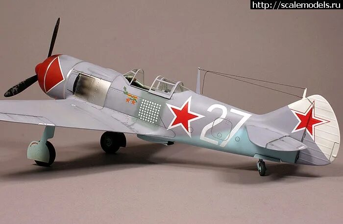 Est la 7. Ла-7 модель. Ла-7 Долгушина. Ла-7 1/72 Hobby Boss. Ла-7 1/48 модель.