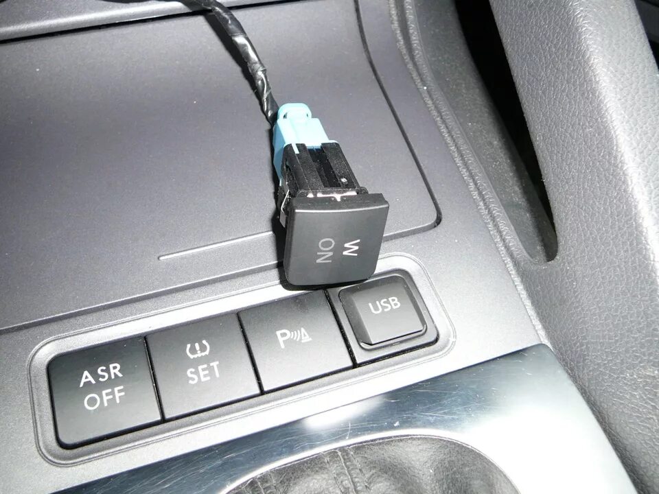 Кнопка УСБ Джетта 6. USB гнездо Jetta 6. Гнездо USB Prado 150. Юсб разъём Прадо 150. Usb volkswagen