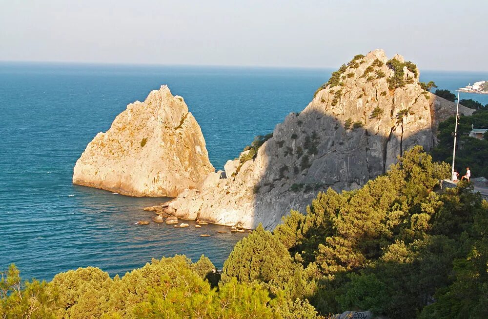Как называется скала в крыму. Скала панеа симеиз. гора панеа в симеизе. крепость панеа симеиз. дива (скала) скалы крыма.