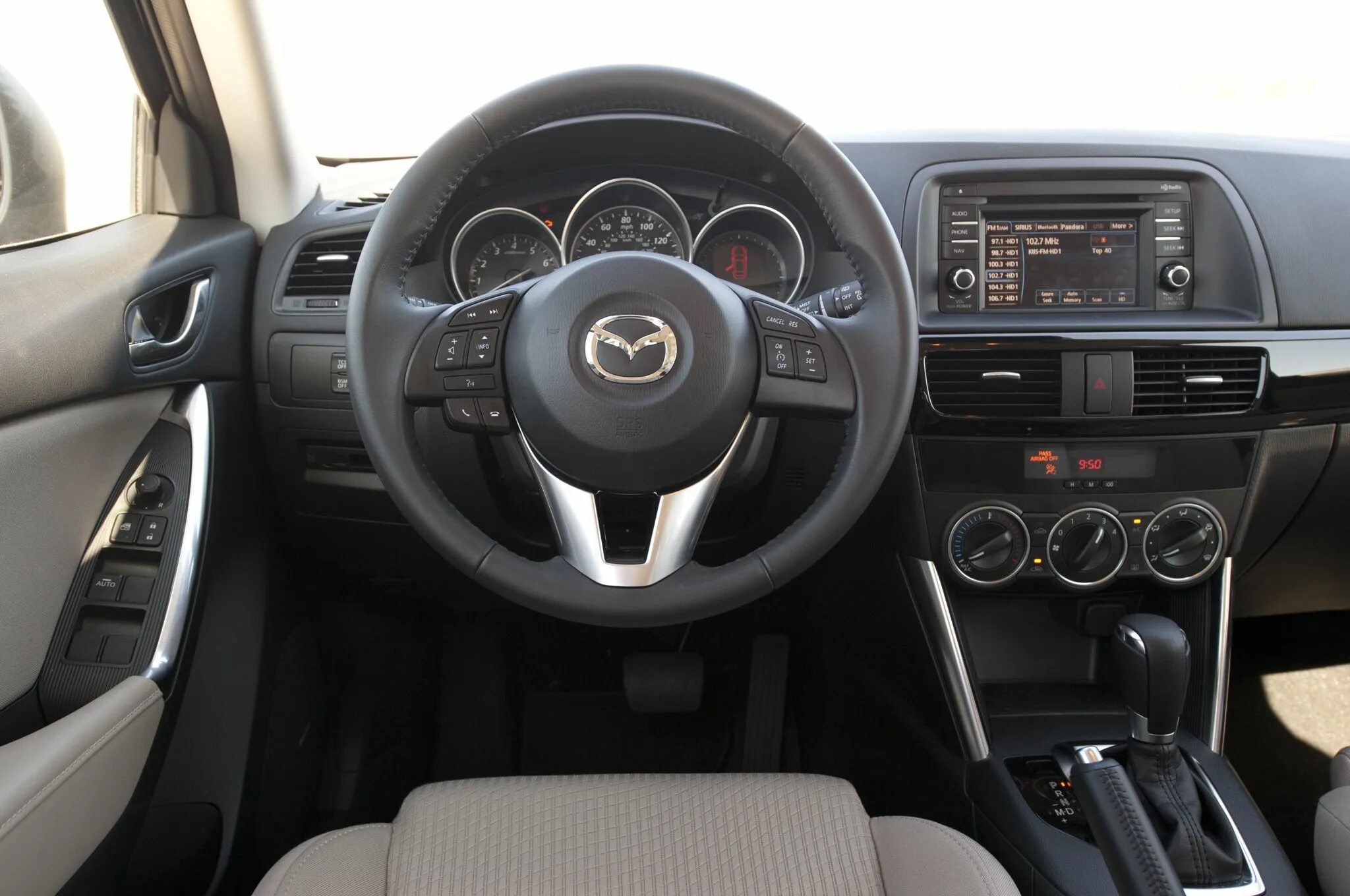 Сх 5 механика. Mazda CX-5 2015. Mazda CX 5 2015 Interior. Mazda CX 5 2015 салон. Mazda CX 5 2016 салон.