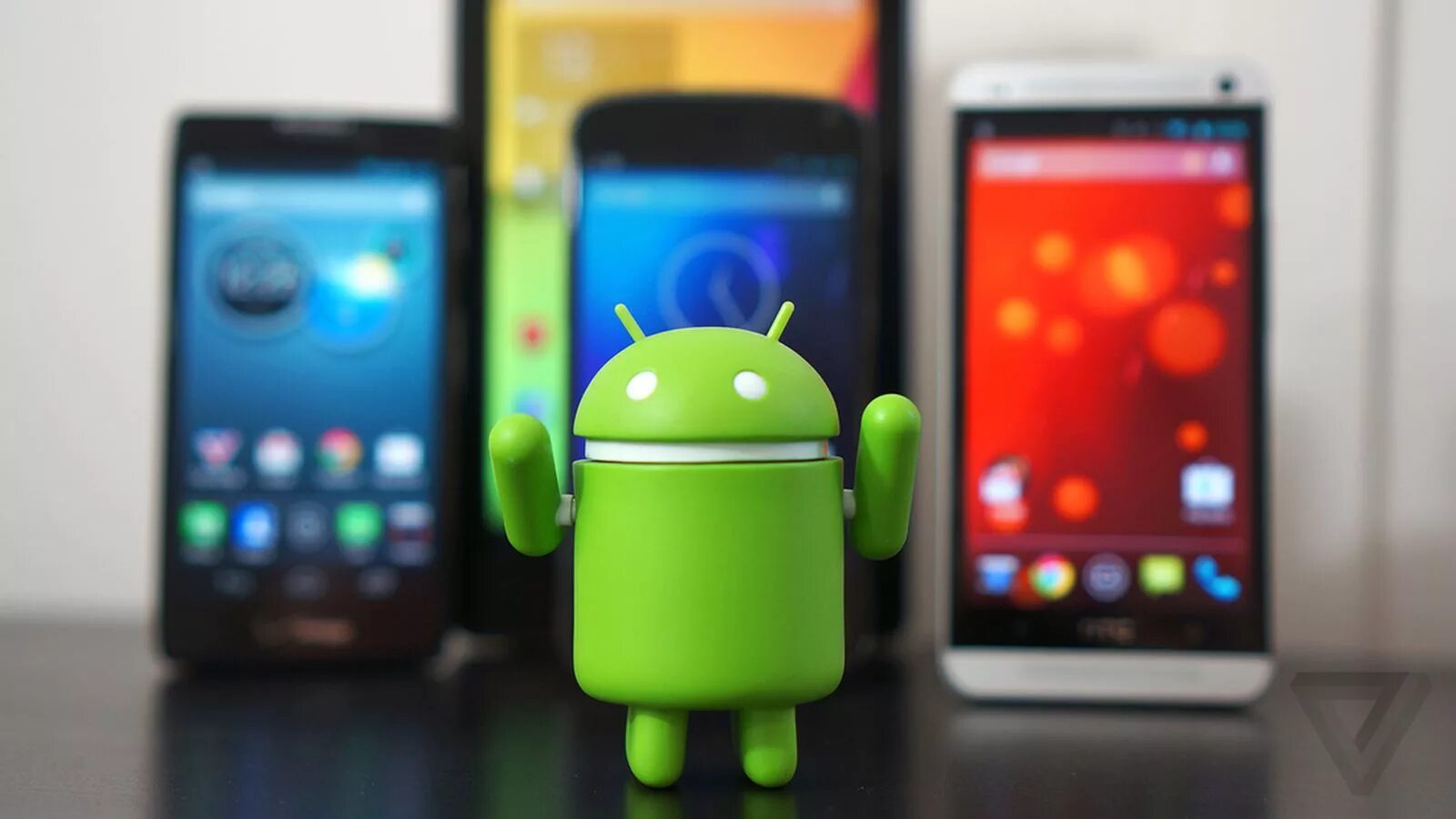 Что лучше смартфон или андроид. Смартфон android. смартфон на базе андроид. андроид фото. новый андроид.