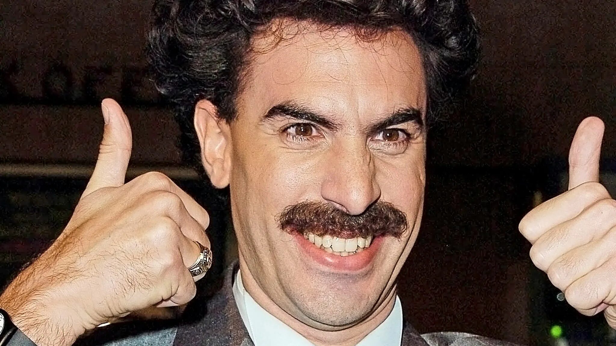 Люблю усатых