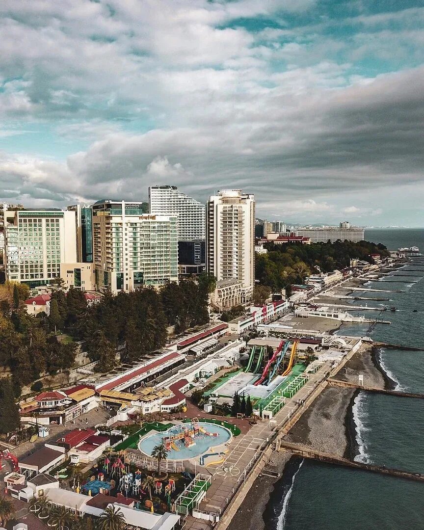 Центральный Сочи. Сочи центр города. Набережная города Сочи. Сочи Центральный район набережная.