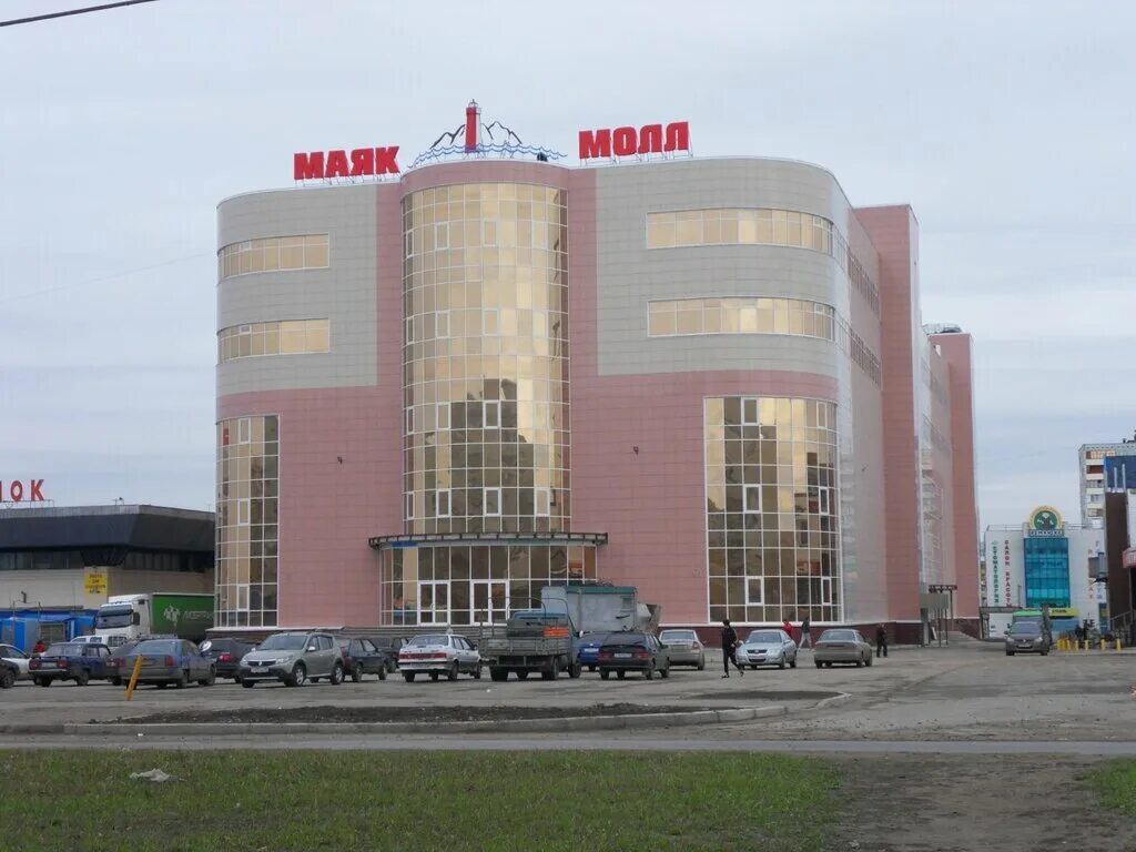 афиша маяк молл омск кинотеатр. маяк молл афиша. маяк молл омск торговый комплекс магазины. афиша маяк молл омск кинотеатр. торговый центр маяк молл омск.