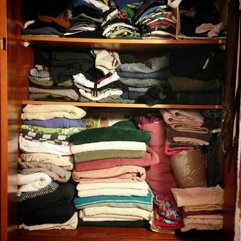 Кража в пятерочке. Добро пожаловать в зомбилэнд зомби. Спрятались в магазине. Ограбления в петербурге. Кража в магазине монетка.