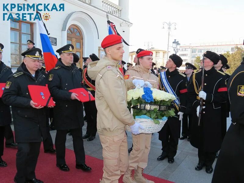 Прощание с крейсером москва. Севастополь прощание. Севастополь прощание. Севастополь прощание с погибшими. Прощание с крейсером москва.