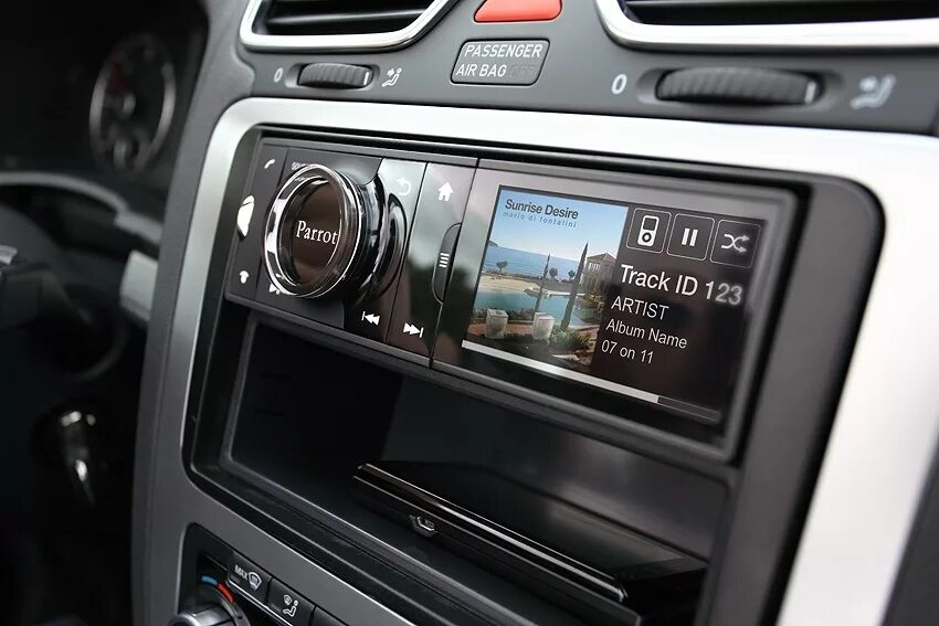 Car Stereo Buying Guide: How to Choose an Aftermarket Head Unit?
