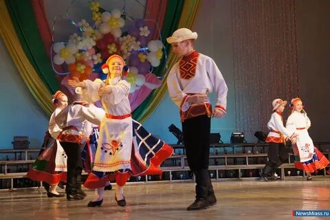 Танцы ал