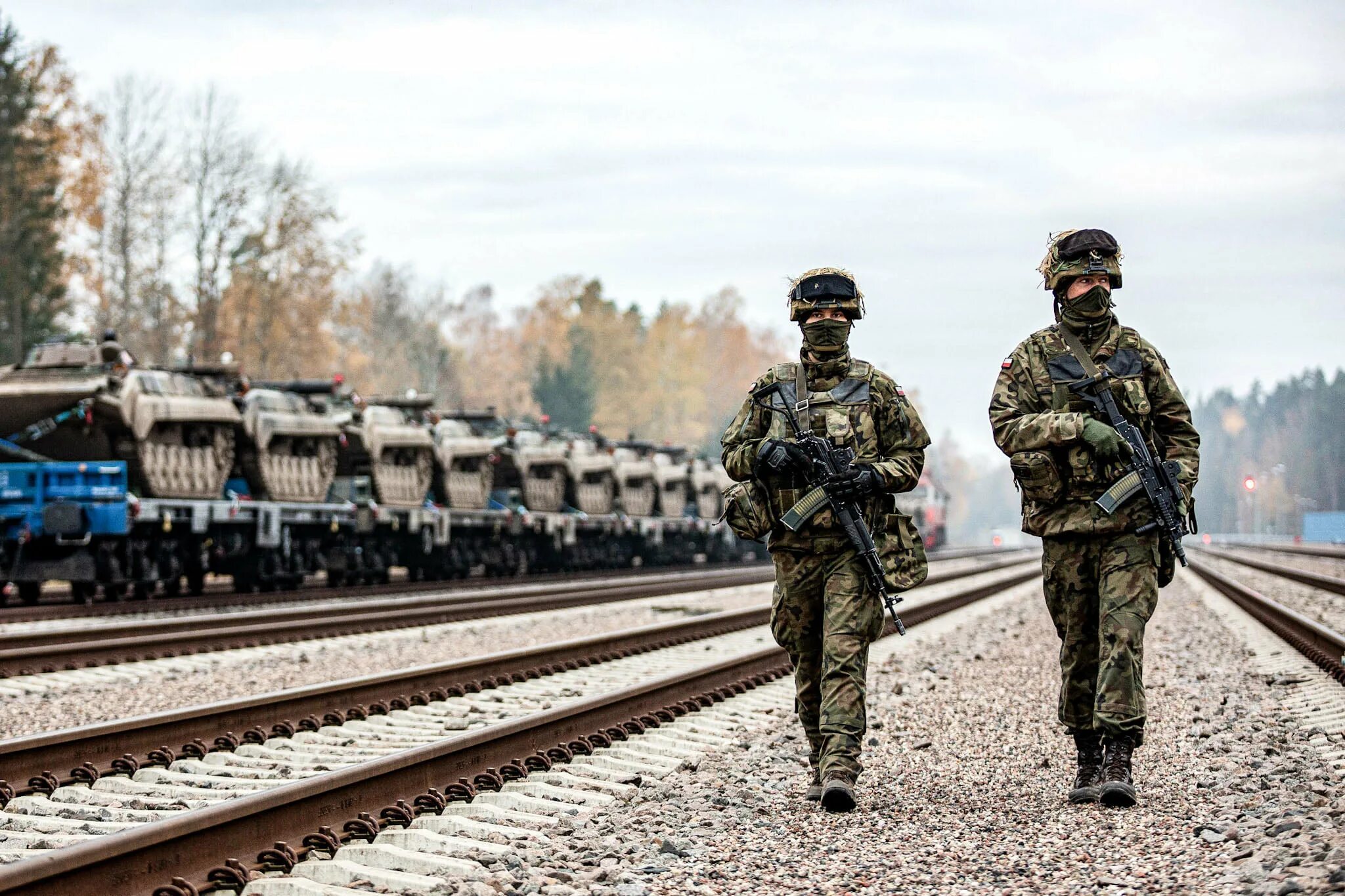 Военные нато на границе. Войска на границе. Войска НАТО на Украине. Натовские войска на границе. Войска России на границе с Украиной.