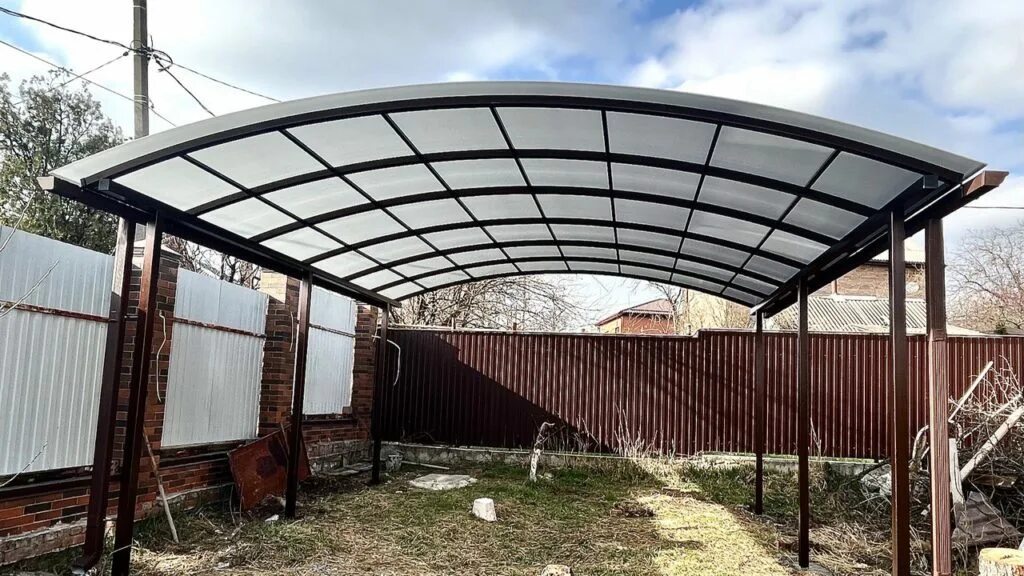 Навесы, заборы сварка услуги. Козырьки и навесы. Навесы работа. Полуарочный навес из поликарбоната. Прайс-лист на навесы.