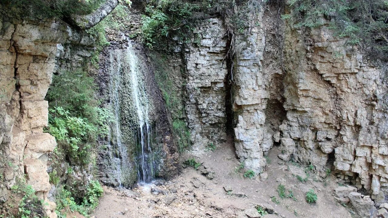 Горы советска. Береснятский водопад. Береснятский водопад Советский район. Береснятский водопад Кировской области. Советск Немда скалы.