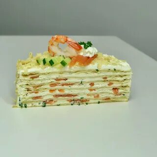 Из слоеных коржей рыбный