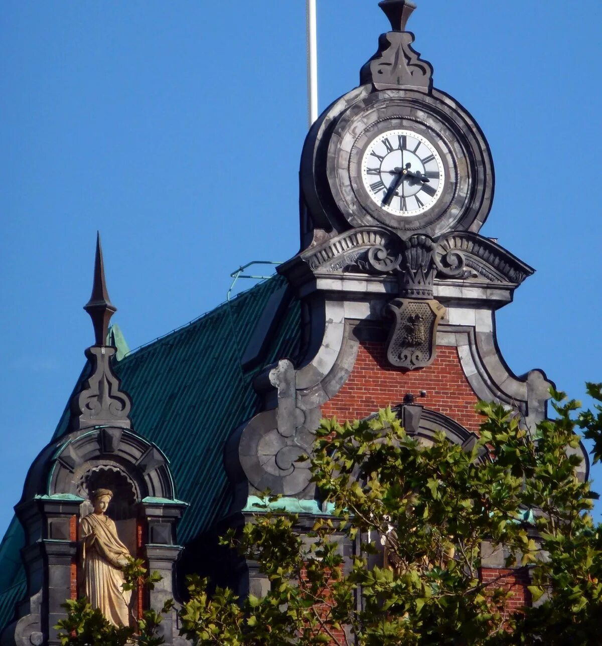 часы ратуши. куранты орлой прага. часы прага староместская площадь. часы ратуши. часы ратуши.