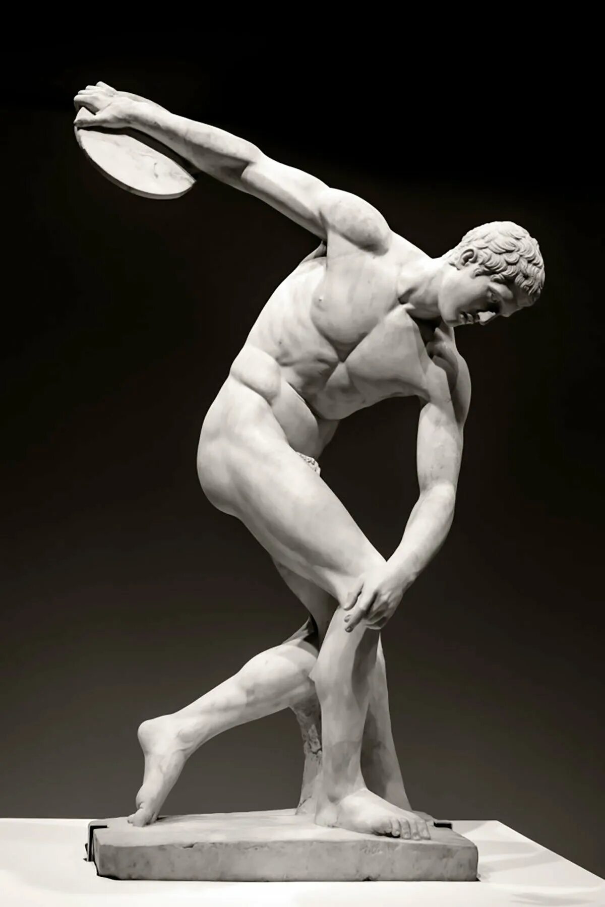 Дискобол скульптура древней Греции. Метание диска греция