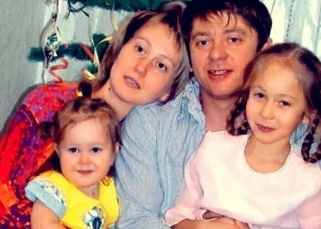 Как сложилась личная жизнь участников юмористического шоу "Уральские пельмени". 