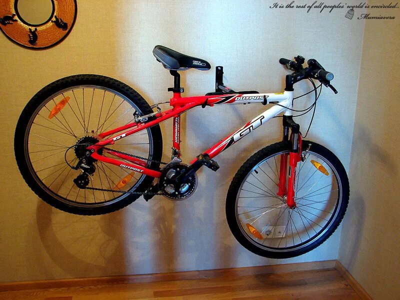 Велик в дом. Крепление для велосипеда на стену. Велосипед на стене. Крепление для велосипеда на стену. Tacx neo bike smart t8000.