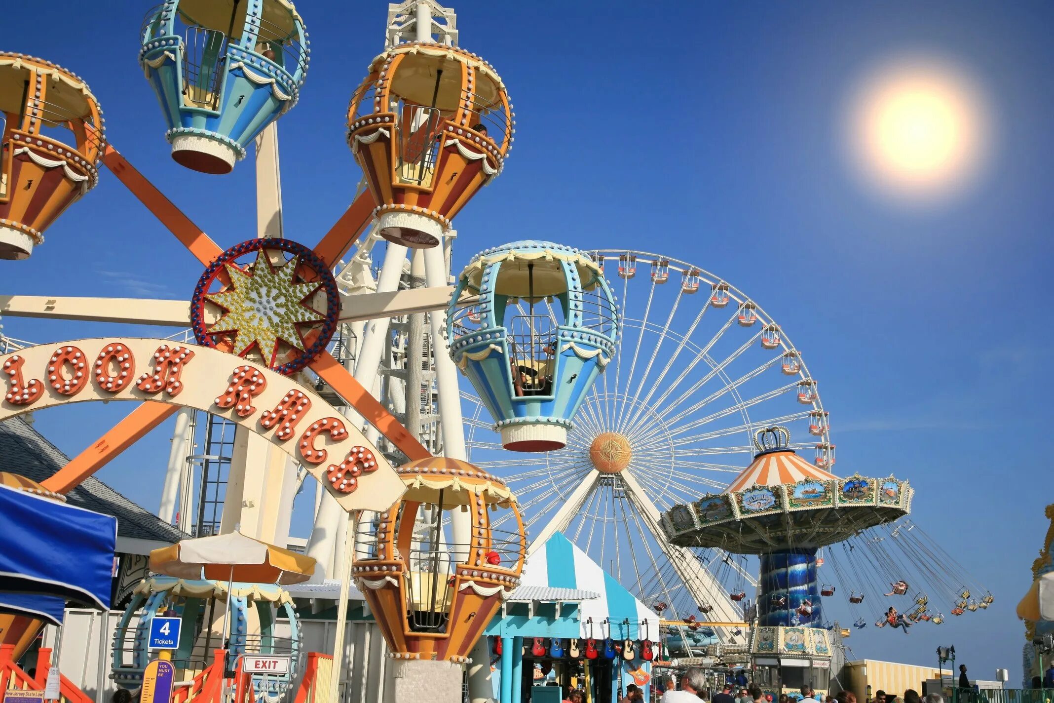 Диснейленд лос анджелес аттракционы. Сочи парк аттракцион змей горыныч. Аттракционы в парке горького ижевск. Атракционов. Парк горького москва американские горки.