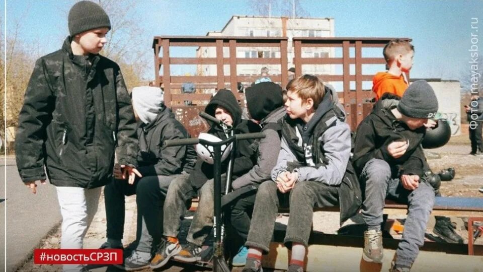 В окопе игра. Как в эволюции 2 выполнить задание диверсии. Военные железнодорожники. Диверсия это. Я на грани диверсии.