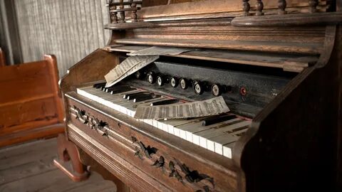 Old piano