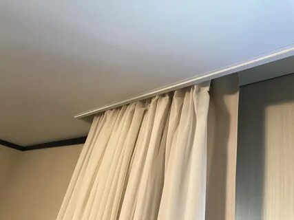 Фото карнизов для штор с натяжными потолками
