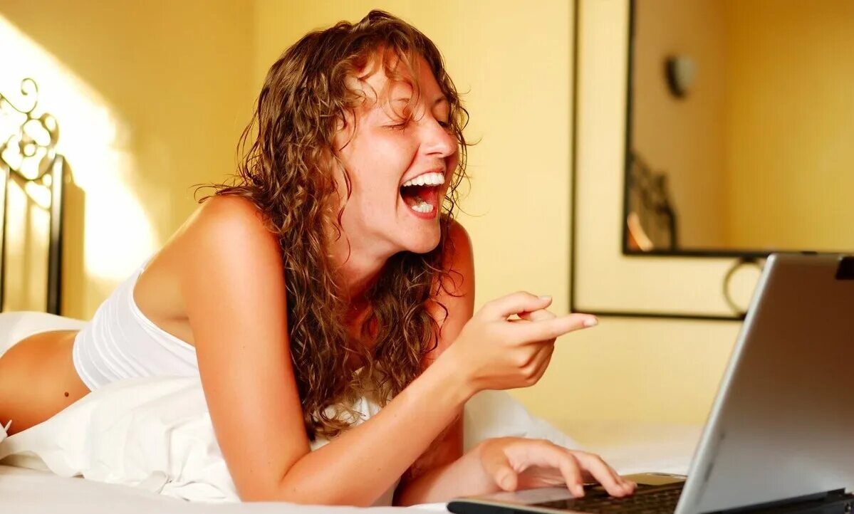 Форум девушка отвечать. Моя девушка общается с бывшим парнем. Задумчивый человек. Форум девушка отвечать. Красивые девушки на телефон.