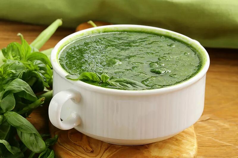 Суп пюре из шпината. Суп пюре со шпинатом. Шпинатный суп пюре. Крем суп из шпината. Суп пюре из брокколи и шпината.