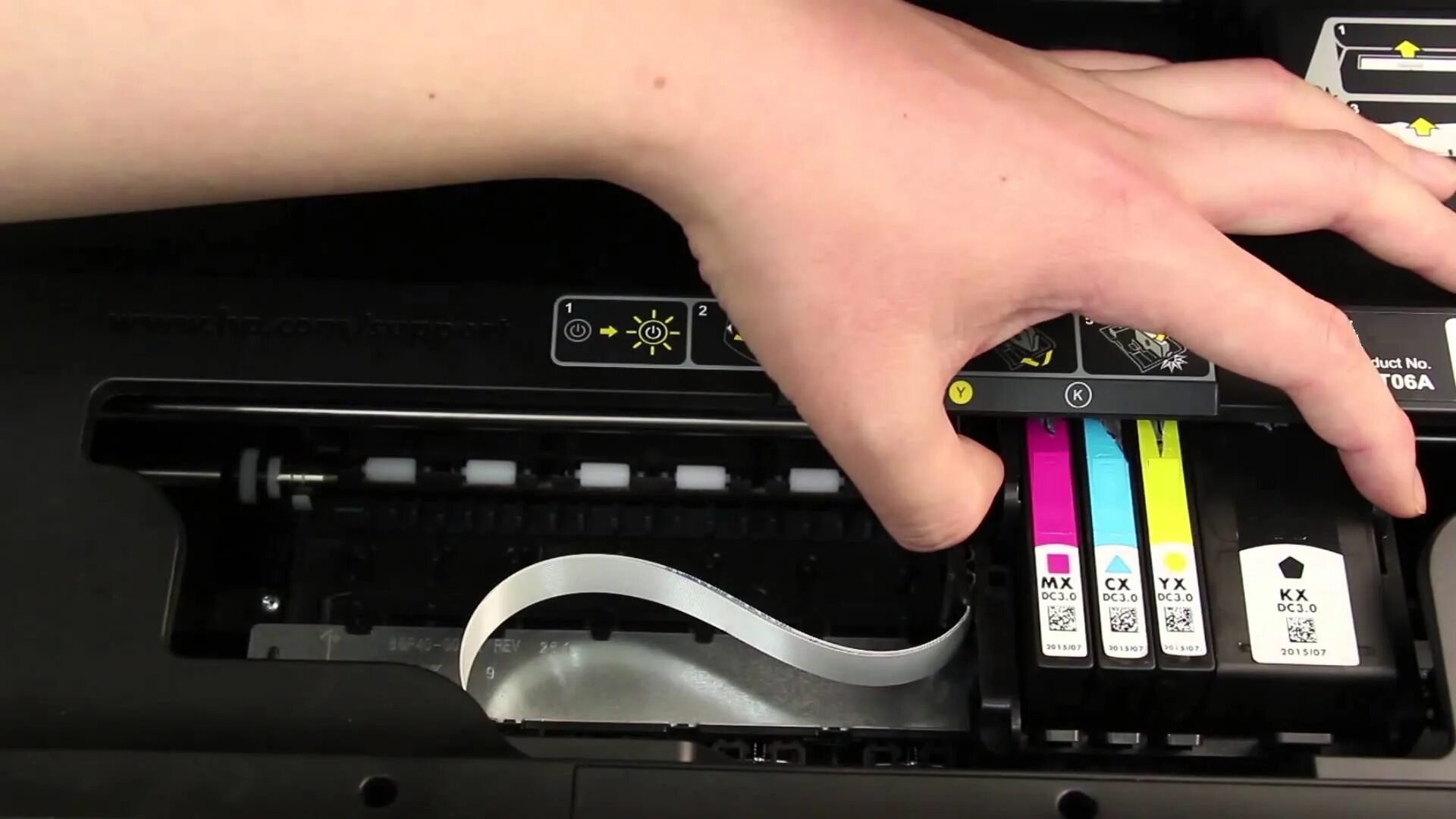 Принтер показывает ошибку картриджа. 0x6100000b hp 5510. поглотитель чернил hp officejet pro 6830. картридж для струйного принтера. прочистить цветной картридж для принтера hp.