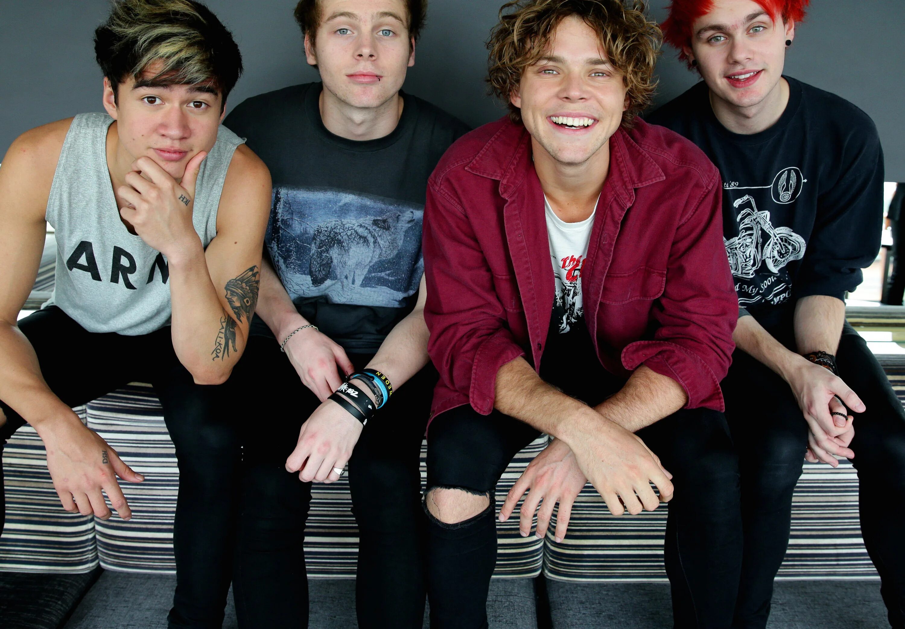 Let me группа. Группа 5 seconds of Summer. 5 Seconds of Summer солист. 5sos 2014. Группа 5 seconds of Summer 2022.