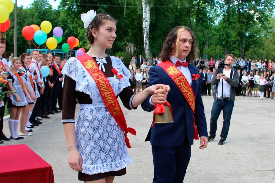 Новости железногорск в контакте. Выпускной в Железногорске Красноярского края. 9 Школа Железногорск Курская область. Железногорск Курская день города. День города Железногорск Курская область.