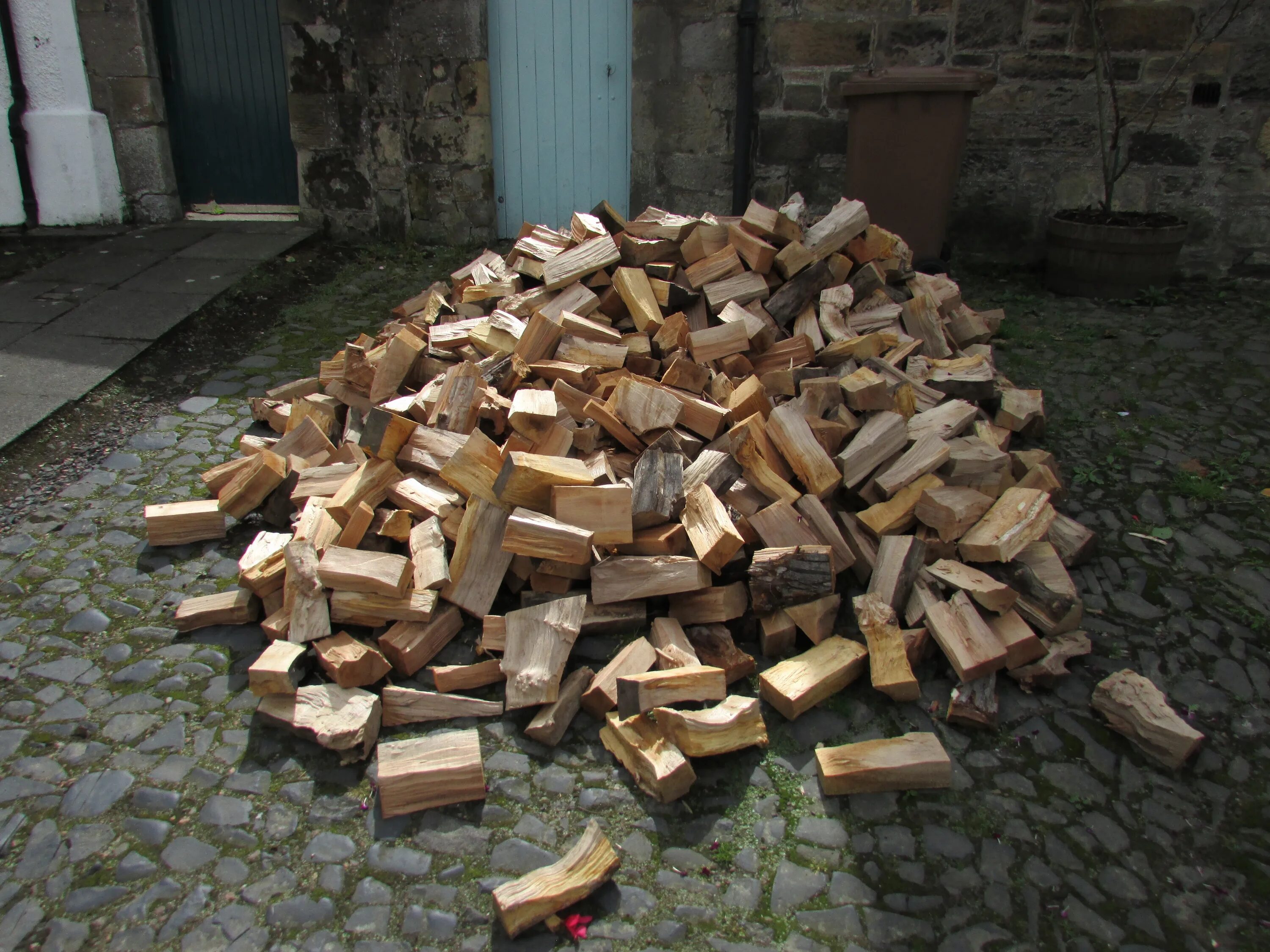 Сколько стоит расколоть дрова. Дрова 1,1 Куба дров. 3 М3 дров. 1м3 березовых колотых дров. 3 Куба дров.