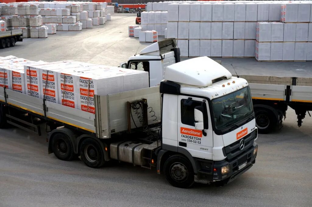 Газоблок машина. Газоблок машина. Разгрузка газобетона. Aac blocks. Вксм газосиликатные блоки.