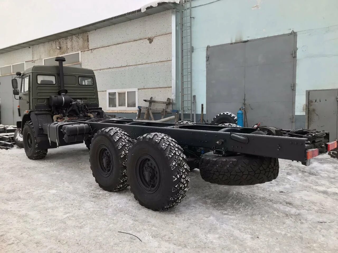 Шасси 6 4. Камаз 4310 тягач. камаз 6х6 шасси. камаз 4310 шасси. рама камаз 4310.