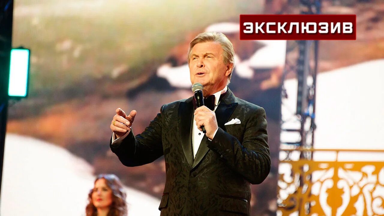 Лев лещенко песня 78. Лев лещенко молодой. Песня олимпиады лев лещенко. Лев лещенко до свидания москва. Лев лещенко 1975 год день победы.