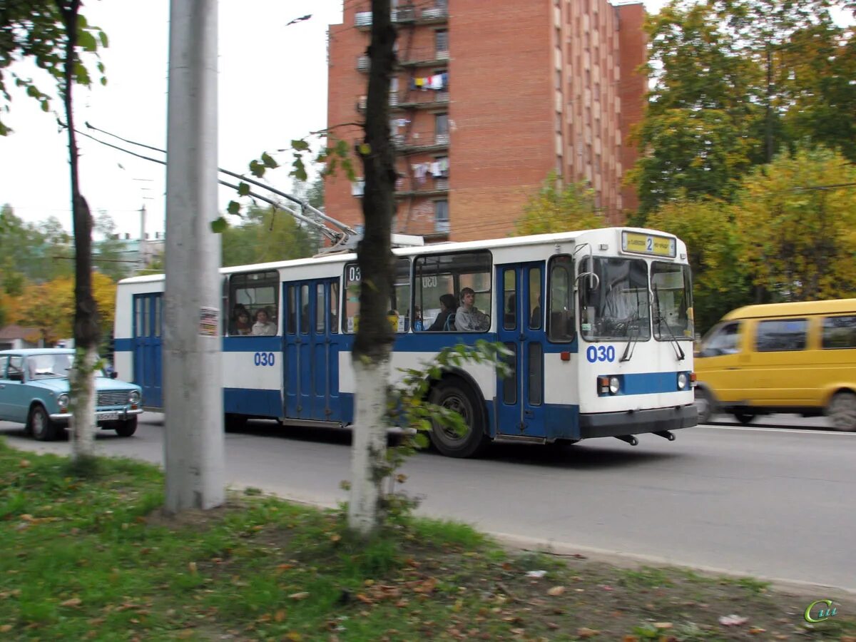 Троллейбус 2 смоленск. Троллейбус смоленск. Троллейбус зиу-682г. Троллейбус 1 смоленск. Троллейбус 2 смоленск.