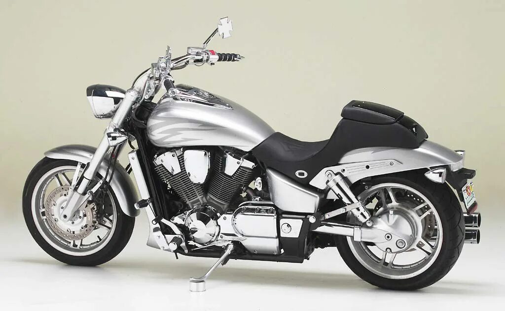 1800 f. Honda vtx1800f. Мотоцикл Honda VTX 1800. Хонда ВТХ 1800 Ф. Honda Shadow 1800.