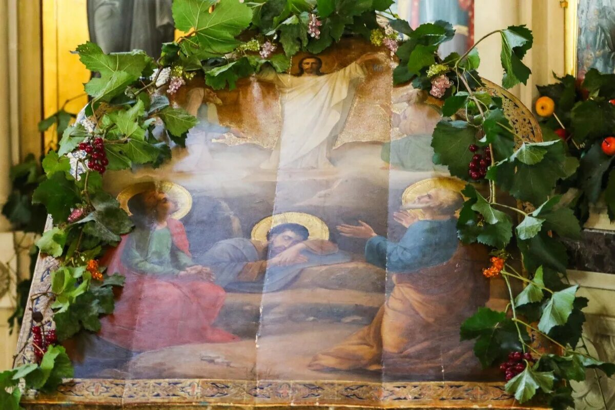 Трансляция преображения. Трансляция преображения. Трансляция преображения. Преображение господне — католицизм. Трансляция преображения.