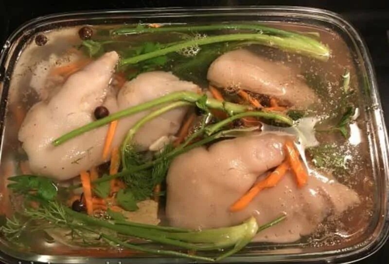 Армянский можож. Можож из свиных ножек. Можож из свиных ножек. Армянское блюдо можож. Свиные ножки можож.