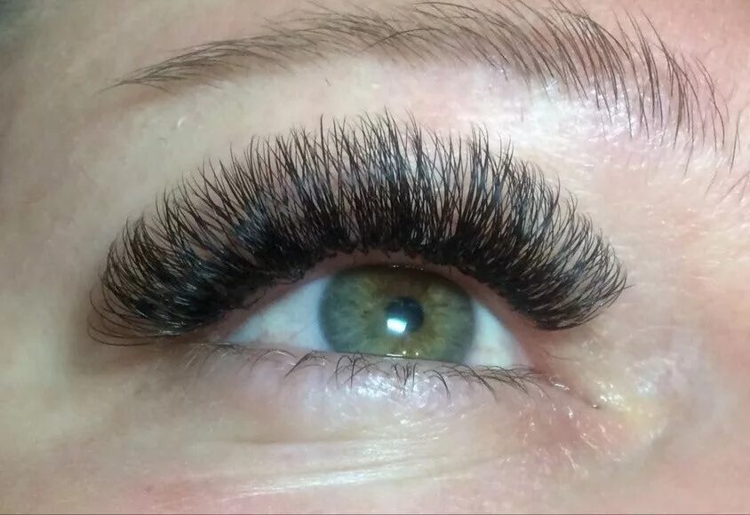 Нарощенные ресницы классика. Нарощенные ресницы. Нарощенные ресницы 2д. Шикарные ресницы наращивание. Ресницы для наращивания.
