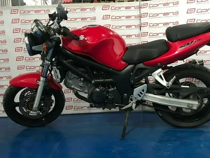 Сузуки 400 купить бу. Suzuki SV 400. Suzuki 400 2000. Suzuki sv400 красно черный. Suzuki sv400s мотоцикл красный.