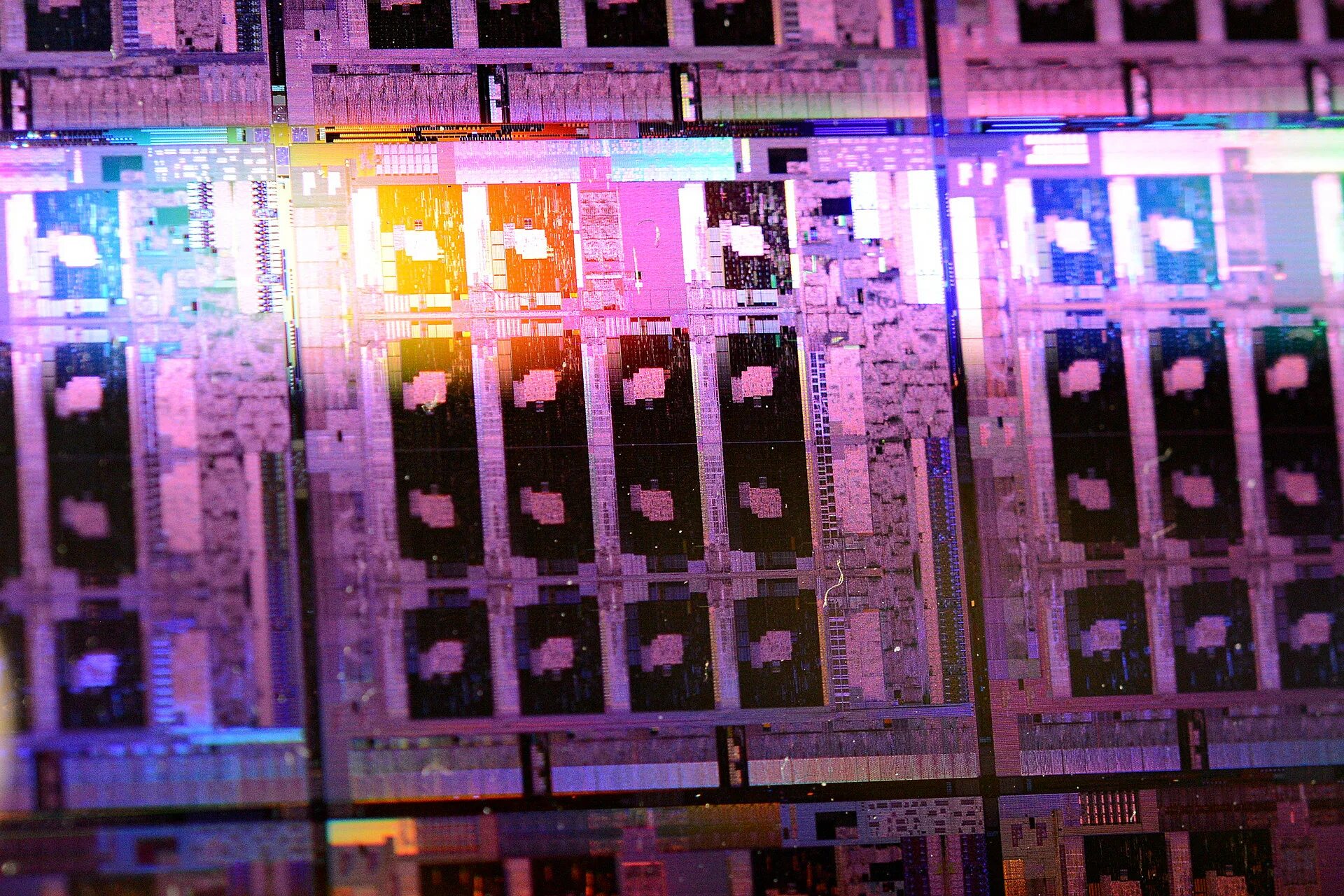 Xeon Platinum 8490h. Ксеон процессор 16 ядер. Линейка серверных процессоров Xeon. Xeon Platinum 8368.