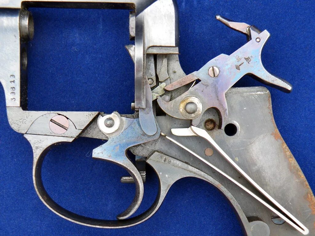 наган 1878. револьвер рейхсревольвер. механизм револьвера. револьвер наган 1895 года. наган ударно спусковой механизм.