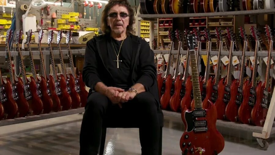 Tony iommi monkey. Тони айомми gibson. tommy iommi guitar. jethro tull tony iommi. tony iommi sg.