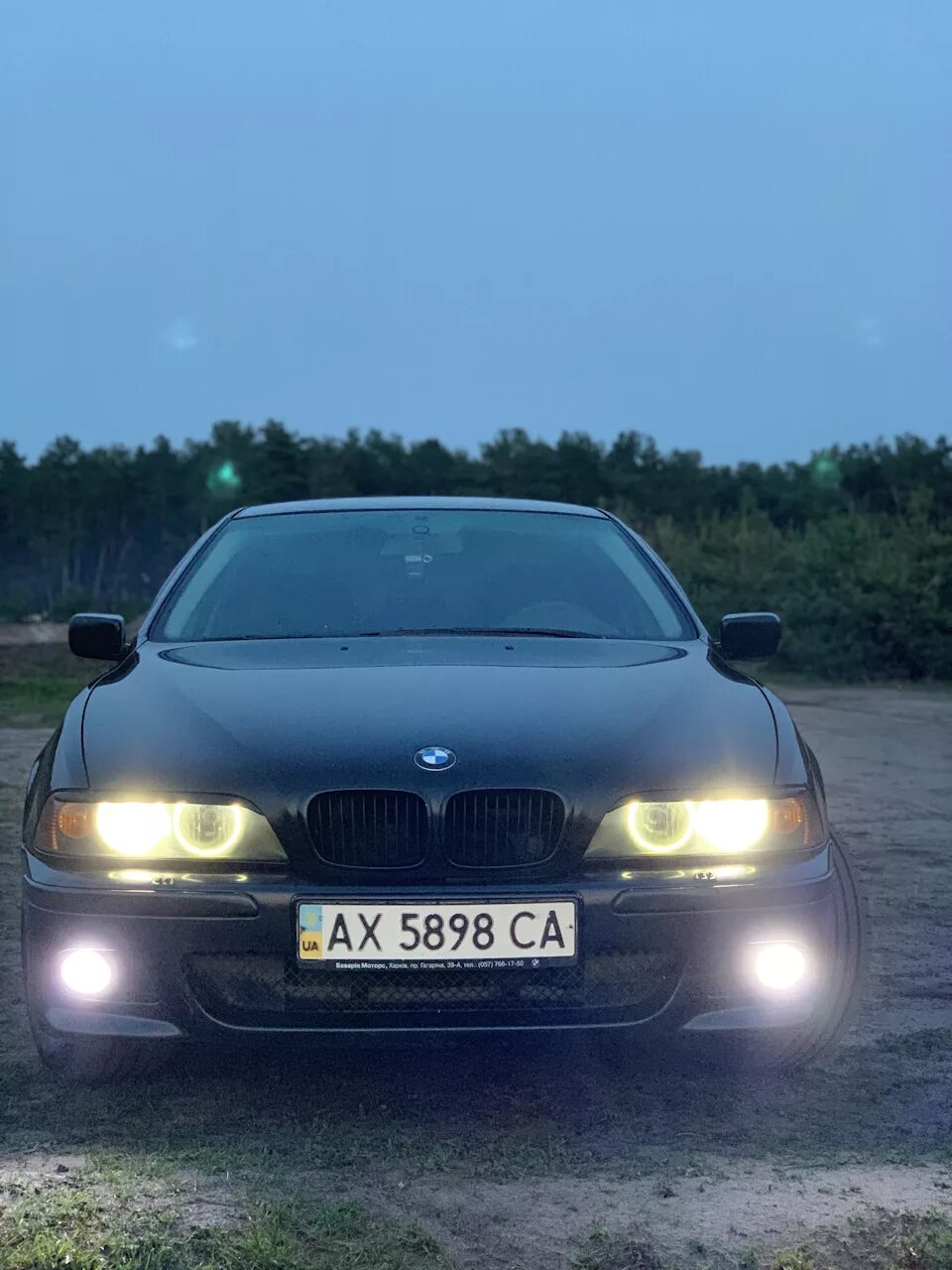 Противотуманная фара е39. БМВ е39. BMW е39 led Дальний свет. БМВ е39 ксенон. БМВ е39 туманк.