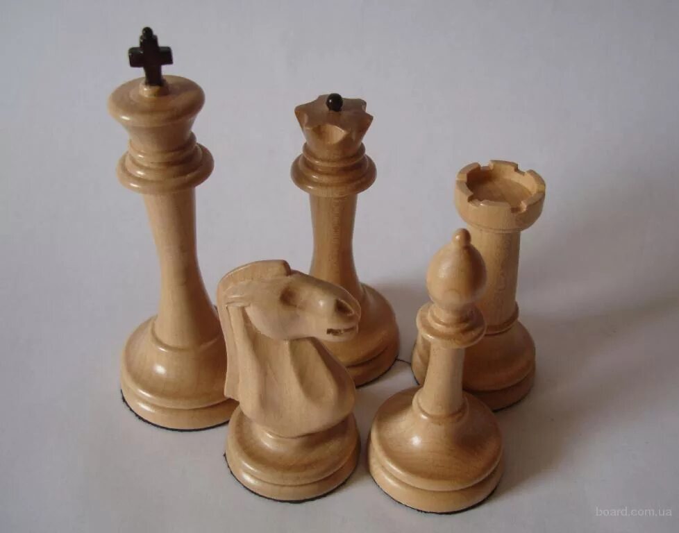 шахматы на токарном станке по дереву. шахматы на токарном станке. шахматы выточить. шахматные фигуры на токарном станке по дереву. изделия из дерева на токарном станке.