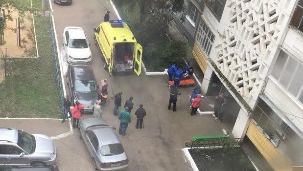 Саранск из окна девочка. Выпрыгнула с окна в саранске. в саранске женщина выбросилась из окна. девушка выбросилась из окна саранск.
